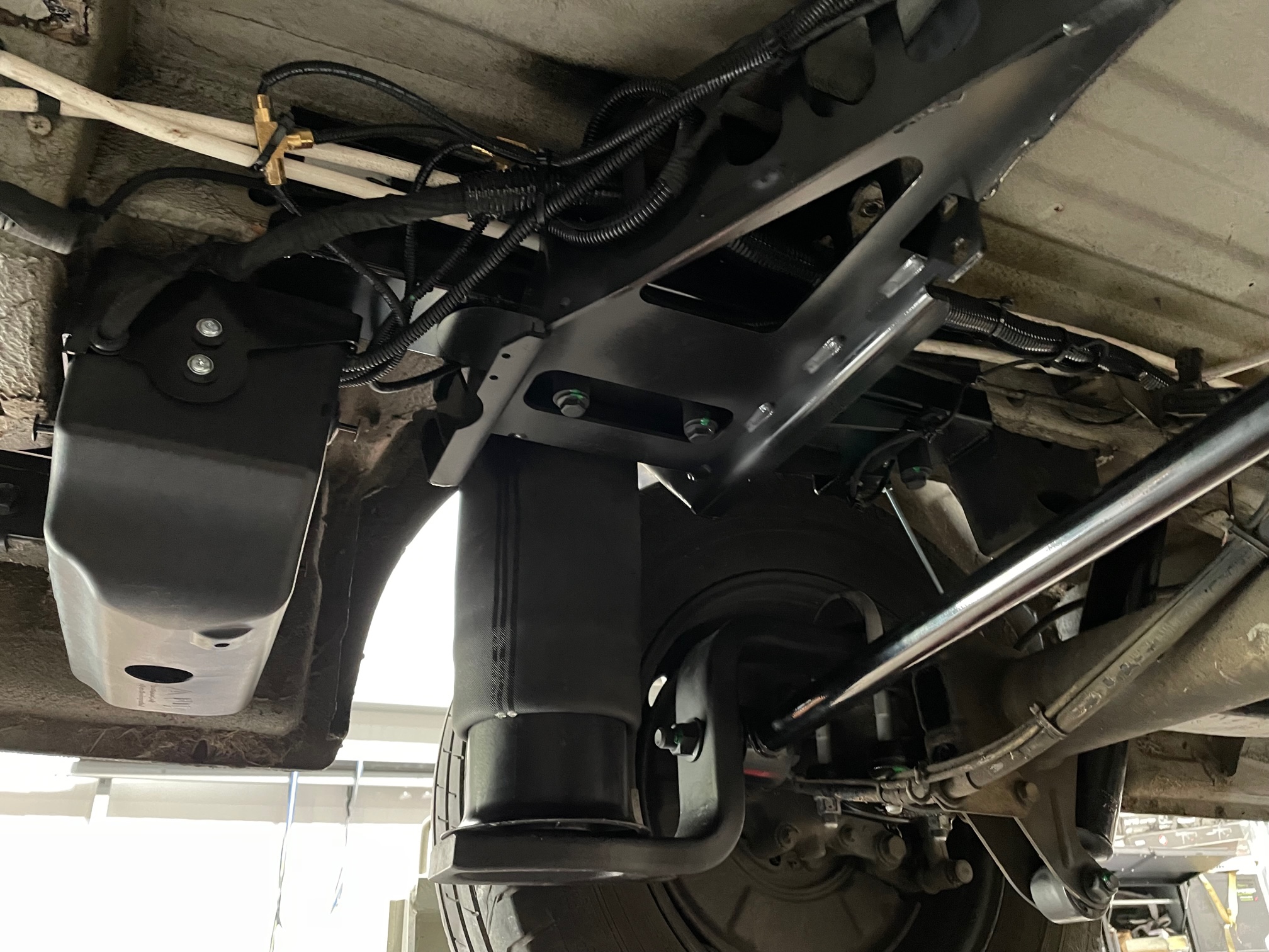 VB Full rear air suspension on a Mercedes Sprinter panel van conversion RV Installations